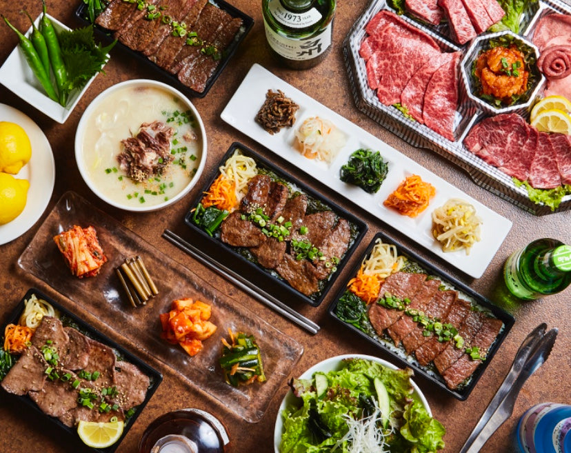 東京のはじっこ板橋区成増にある焼肉店。頑固で地道な職人が厳選するA5黒毛和牛とホルモン類が人気です。牛骨を丁寧に煮込んだスープ、手作り韓国料理にも真心たっぷり注入しています。